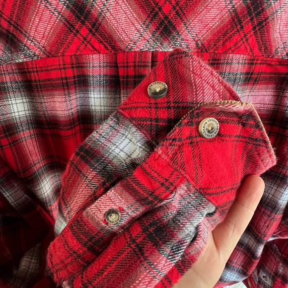 LEGENDARY WHITETAILS FLANNEL - Picture 4 of 5